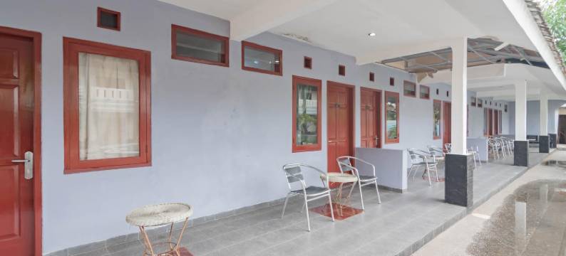 RedDoorz Plus at Hotel Sofia Pangandaran图片