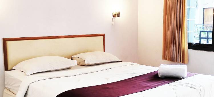 Hotel Salma Syariah Mitra RedDoorz Near Terminal Baru Kediri图片