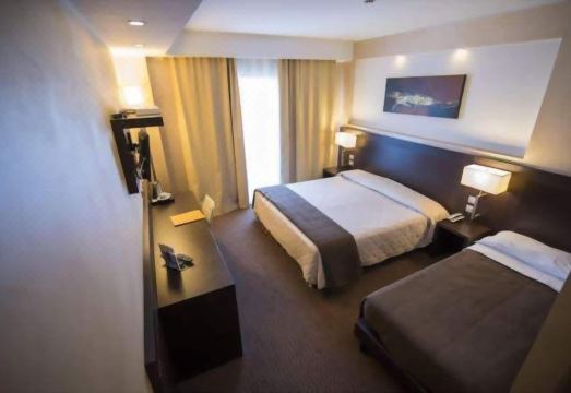 E' Hotel Hotel Overview