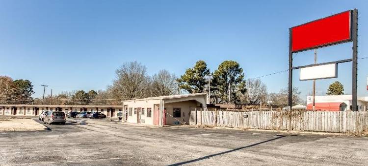 OYO 阿肯色鲍尔德诺布公路酒店(近瑟西县)(OYO Hotel Bald Knob Near Searcy AR)图片