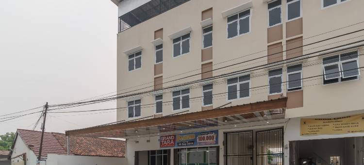 红门子Plus靠近UIN Raden Fatah Palembang(RedDoorz Plus at Grand Tara Homestay Palembang)图片
