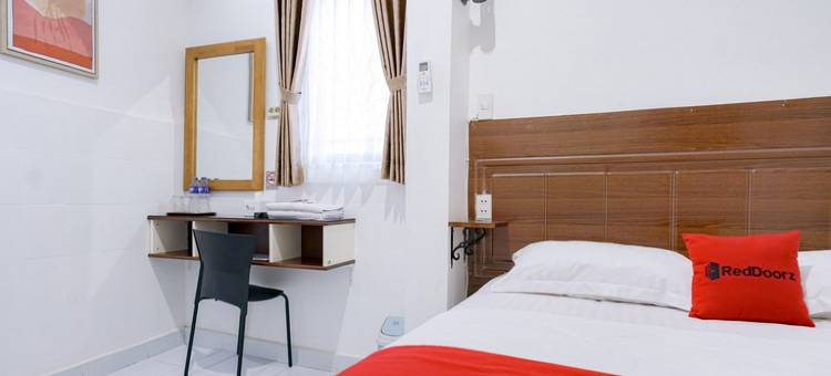 红多兹酒店-近班丹西博尔加海滩(RedDoorz Near Pantai Pandan Sibolga)图片