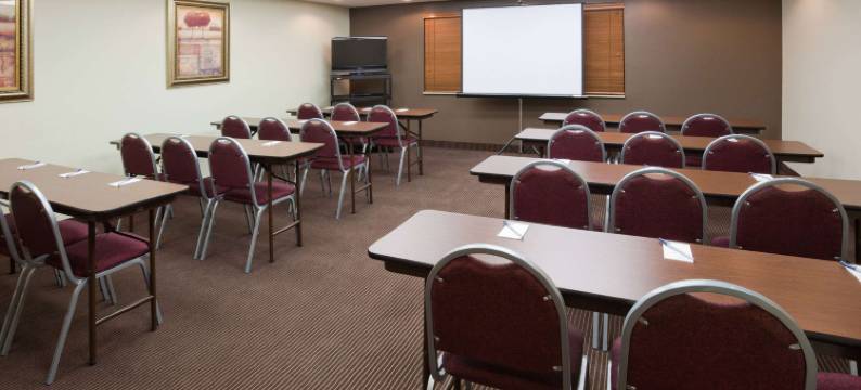 锡夫里弗福尔斯美吟温德姆酒店(AmericInn by Wyndham Thief River Falls)图片