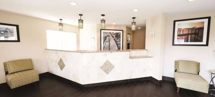 拉昆塔温德姆酒店-近桑达斯基锡达波因特(La Quinta Inn by Wyndham Sandusky Near Cedar Point)图片