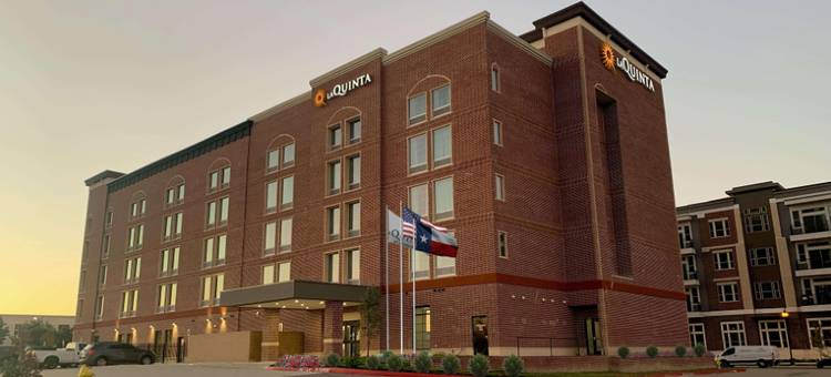 达拉斯拉昆塔温德姆酒店套房-弗赖拉辛体育场(La Quinta Inn & Suites by Wyndham Dallas - Frisco Stadium)图片