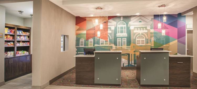 福赛斯拉昆塔温德姆套房酒店(La Quinta Inn & Suites by Wyndham Forsyth)图片