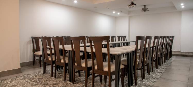 斯特林马贝拉德拉敦(Sterling Marbella Dehradun)图片