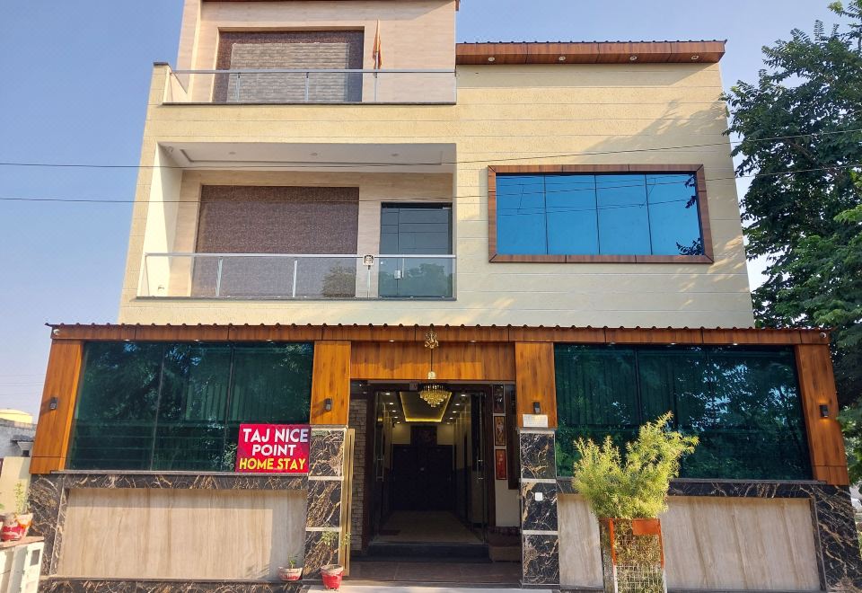 Taj Nice Point Manage by Taj Sunrise Group Hotel Overview