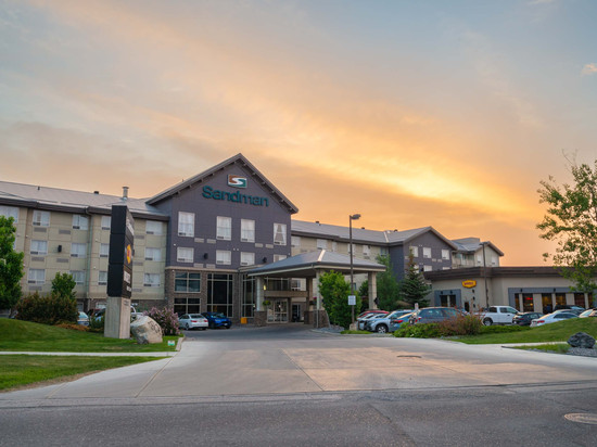 卡尔加里南珊德曼套房酒店