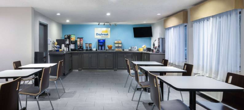 堪萨斯城南温德姆戴斯套房酒店(Days Inn & Suites by Wyndham Kansas City South)图片