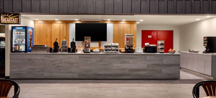 阿尔皮纳华美达酒店及会议中心(Ramada by Wyndham Alpena Hotel & Conference Center)图片