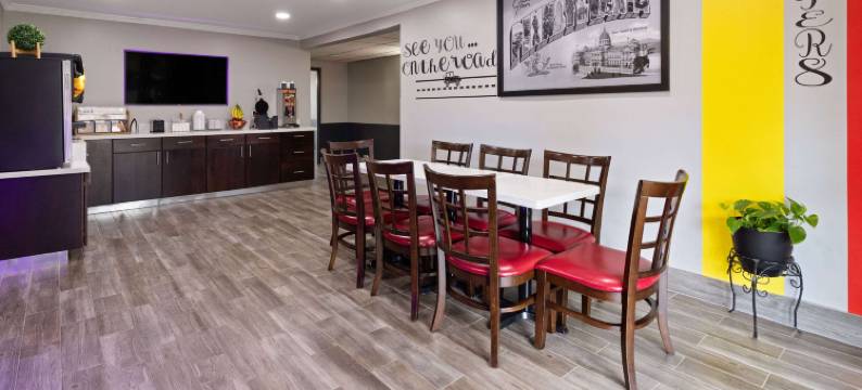 伯恩汉姆-刘易斯敦速8酒店(Super 8 by Wyndham Burnham/Lewistown)图片