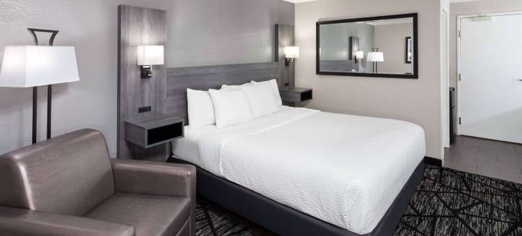 克利夫兰独立城拉昆塔温德姆酒店(La Quinta Inn by Wyndham Cleveland Independence)图片