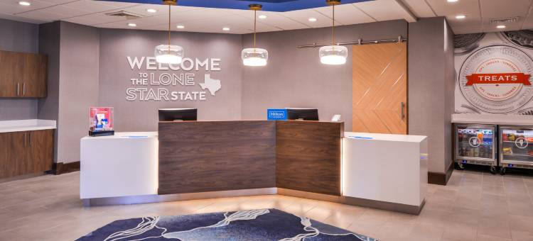 遗产公园欢朋酒店及套房 - 弗赖拉辛(Hampton Inn & Suites Legacy Park-Frisco)图片