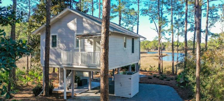 ★Luxuriously Romantic One-Of-A-Kind Treehouse w/Canoe, Fire Pit and More★图片