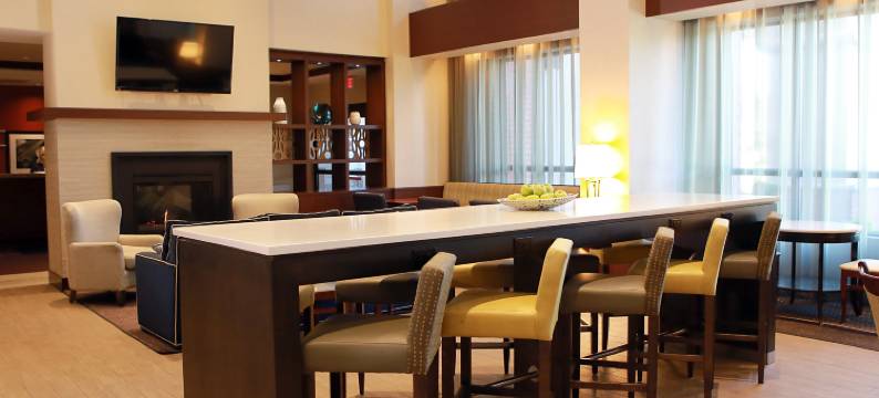 魁北克拉瓦尔希尔顿欢朋套房酒店(Hampton Inn & Suites by Hilton Laval)图片