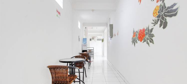 日惹安巴鲁莫广场附近的 O 酒店(原 Wisma Arya 2)(Hotel O near Plaza Ambarrukmo Yogyakarta formerly Wisma Arya 2)图片