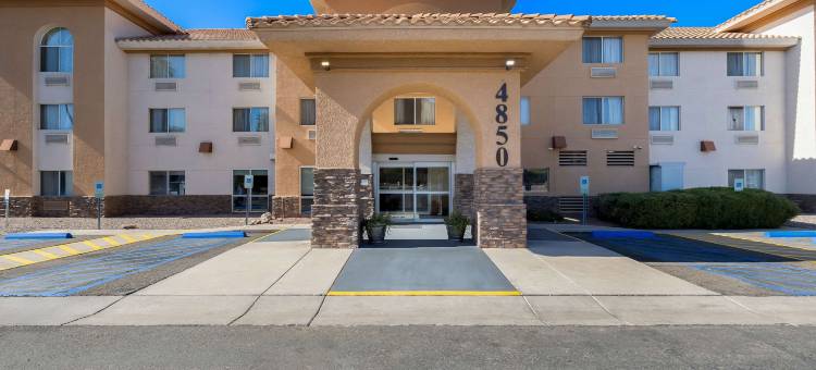 舒适套房酒店(Comfort Inn & Suites Near Kino Sports Complex)图片