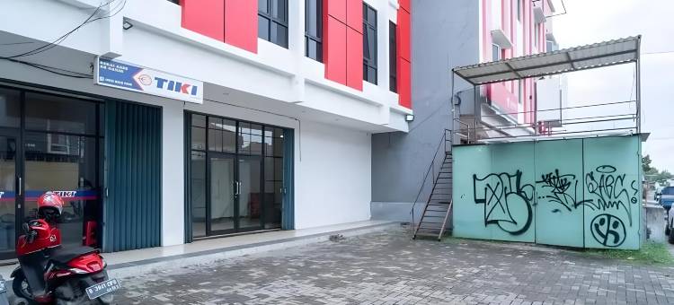 红多兹酒店-近唐格朗车站(RedDoorz Near Stasiun Tangerang)图片