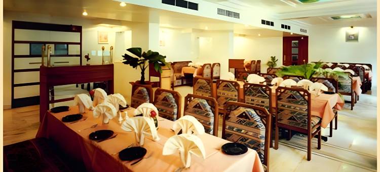 阿石希广场酒店(FabHotel Ashish Plaza)图片
