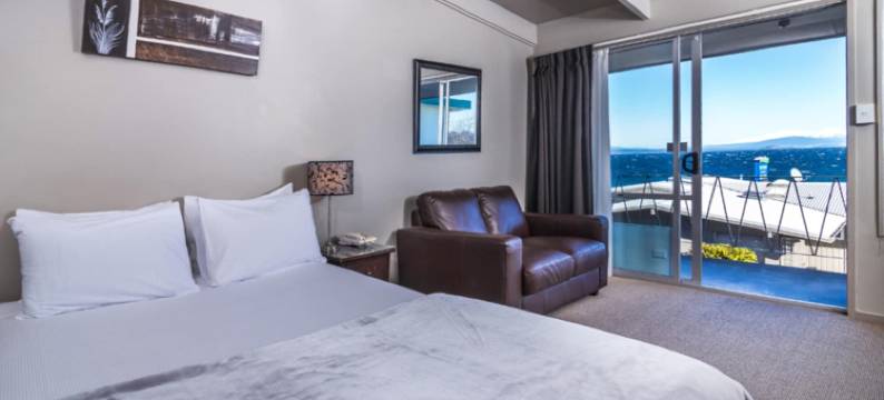 双峰湖滨酒店(Twin Peaks Lakeside Inn)图片