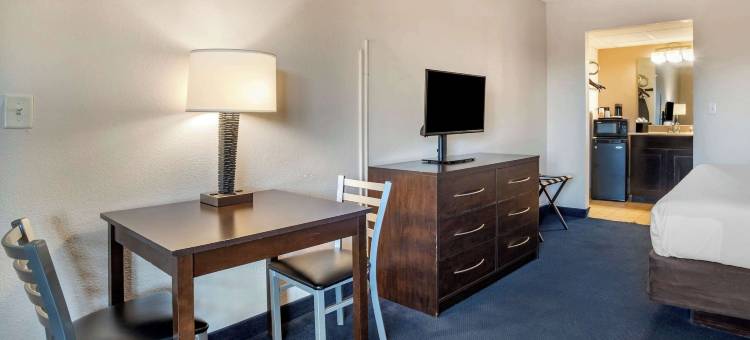 瑞和柏斯海滩伊克诺套房酒店(Econo Lodge Inn & Suites Rehoboth Beach)图片