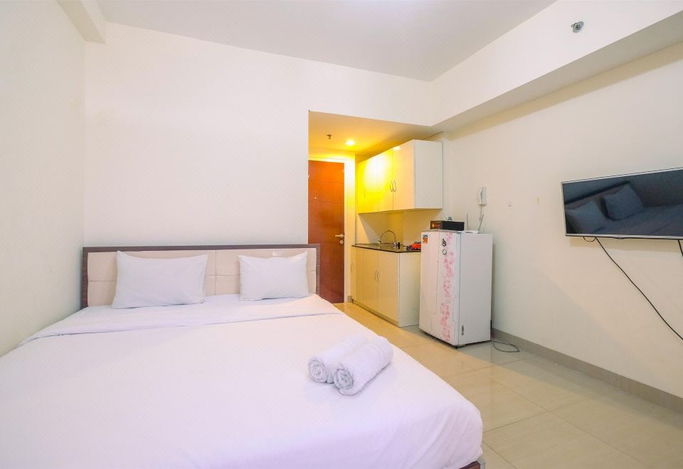 Cozy Living Studio Apartment Taman Melati Near Universitas Indonesia Hotel Overview