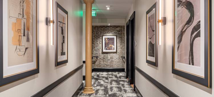 梅费尔两卧室公寓 | Canal Street景观，距波旁街2个街区(2BR Canal St View 2 Blocks to Bourbon St | The Mayfair)图片