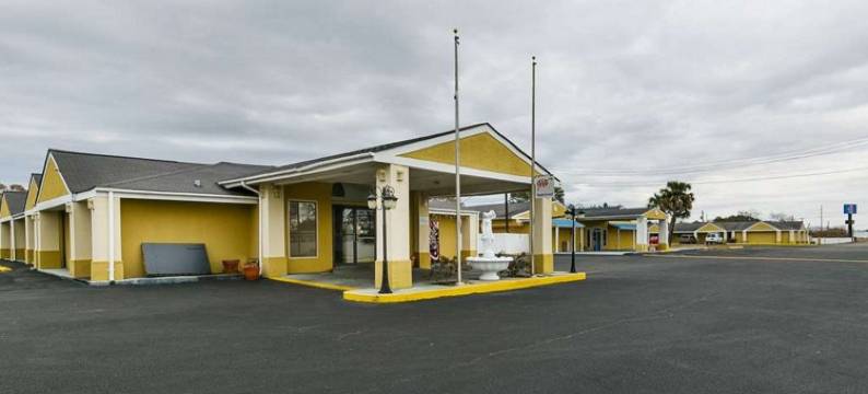 罗德威套房酒店(Rodeway Inn & Suites)图片