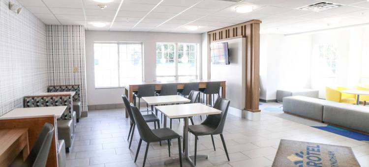 Microtel Inn & Suites by Wyndham Charlotte/Northlake图片