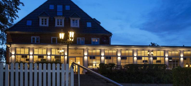 普伦湖屋酒店(Lake House Plön)图片