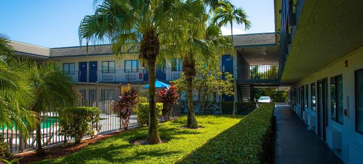 佛罗里达兰塔纳 6 号汽车旅馆(Motel 6 Lantana, FL)图片