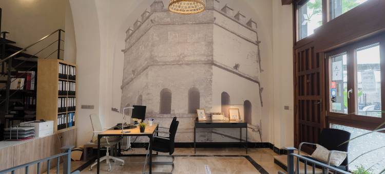 拉普拉塔托雷旅游公寓酒店(Azz Sevilla Torre de la Plata Apartamentos)图片