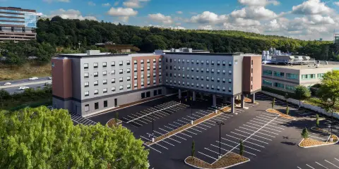 波士頓沃爾瑟姆萬楓酒店及套房