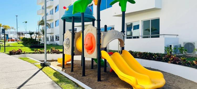 蓝色泻湖(Blue Lagoon)图片