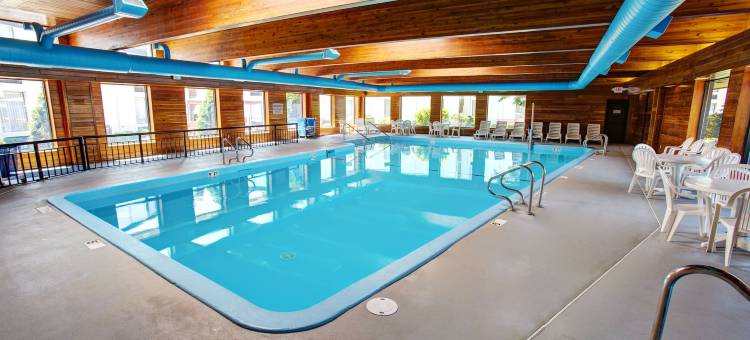 特拉弗斯城丽怡酒店(Country Inn & Suites by Radisson, Traverse City, MI)图片