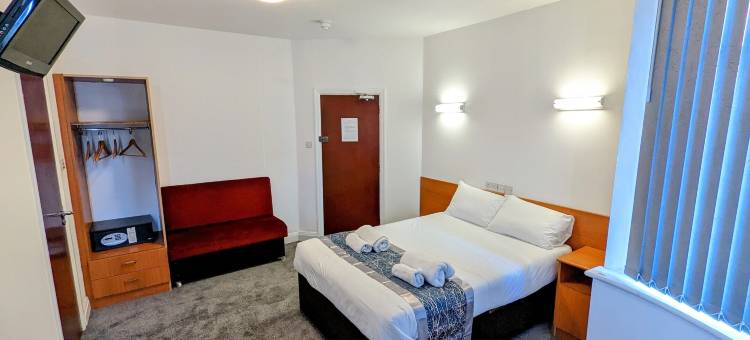 希斯路山林小屋(Heathrow Lodge)图片