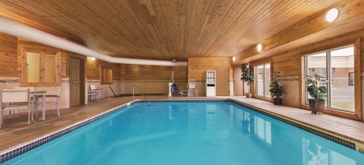 福里斯特莱克丽怡酒店(Country Inn & Suites by Radisson, Forest Lake, MN)图片