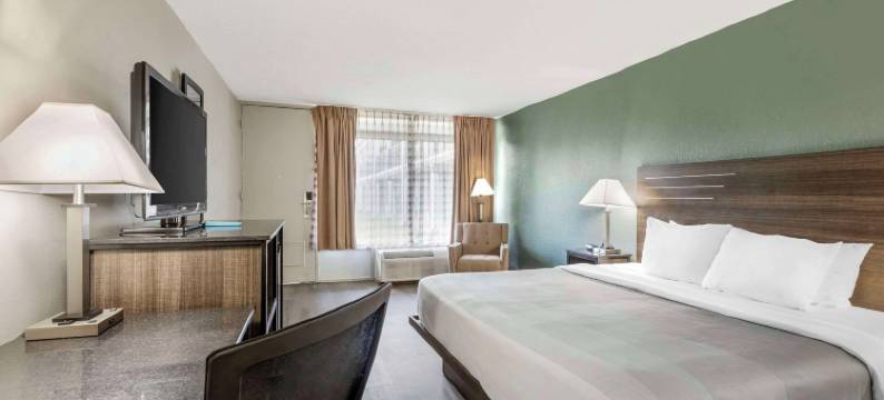 套房酒店(品质酒店套房桑蒂)(Quality Inn & Suites)图片