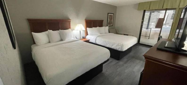 松湖度假村及宴会厅(Pine Lake Resort and Banquets)图片