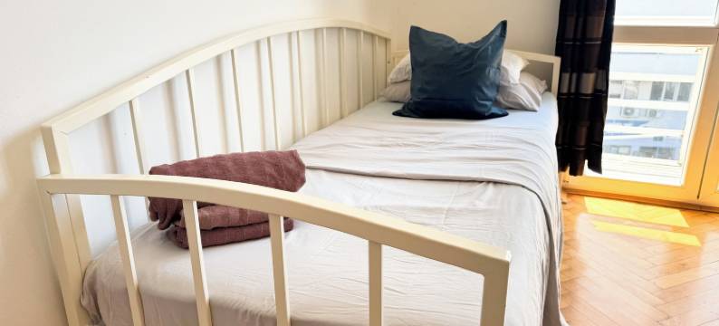 托尔托萨蓝(Tortosa Blue)图片