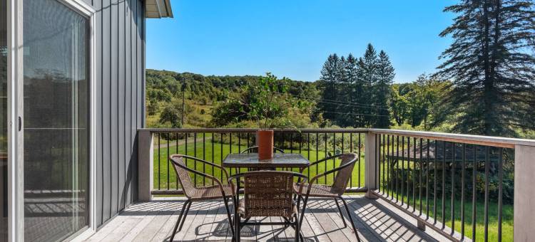 Charming Cottage with Scenic Trails - Cozy Summer Escape图片