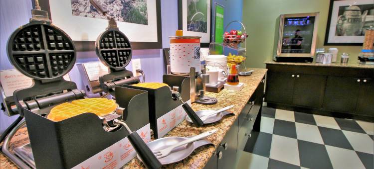 希尔顿欢朋套房酒店-弗劳沃利布兰奇(Hampton Inn & Suites Flowery Branch Lake Lanier)图片