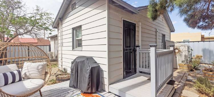 Bell Bungalow - Charming Home in Brilliant Las Cruces with AC, WiFi, and More图片