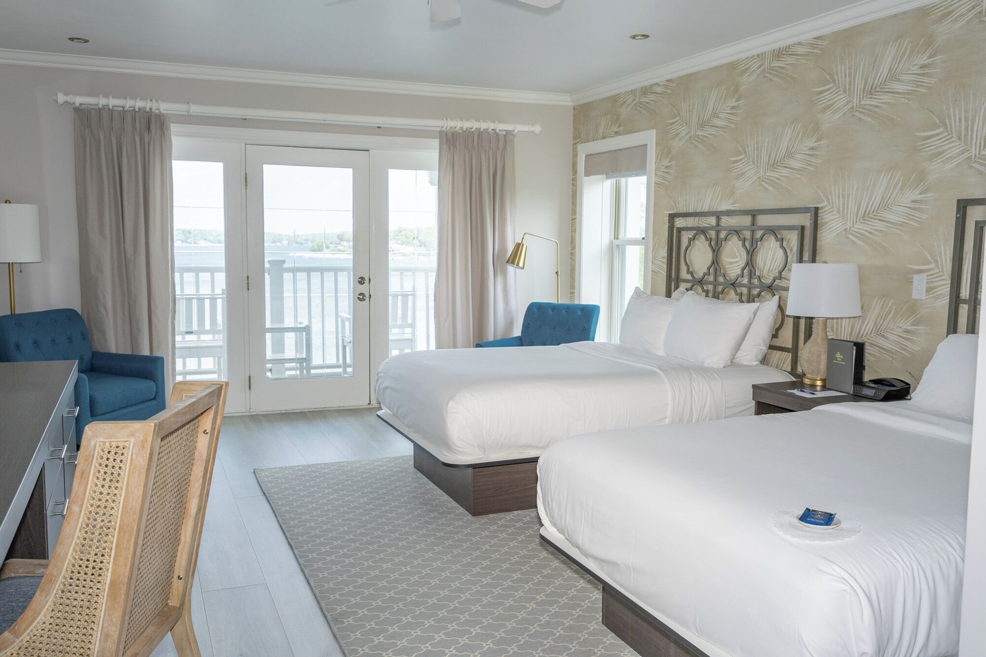 The Geneva Inn Over view