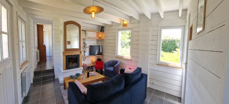 Holiday Home in Locquirec near Sandy Beaches图片