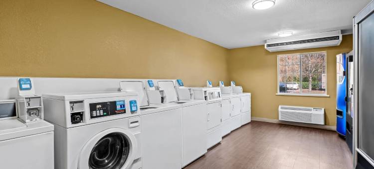 夏洛特 - 行政公园美茵斯坦套房酒店(Suburban Studios Charlotte - Executive Park)图片