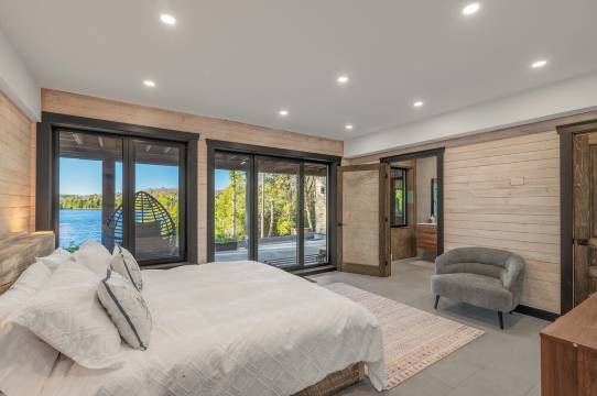 Pontoon Included, Late Checkout, Private Visit, Total Privacy with No Neighbors