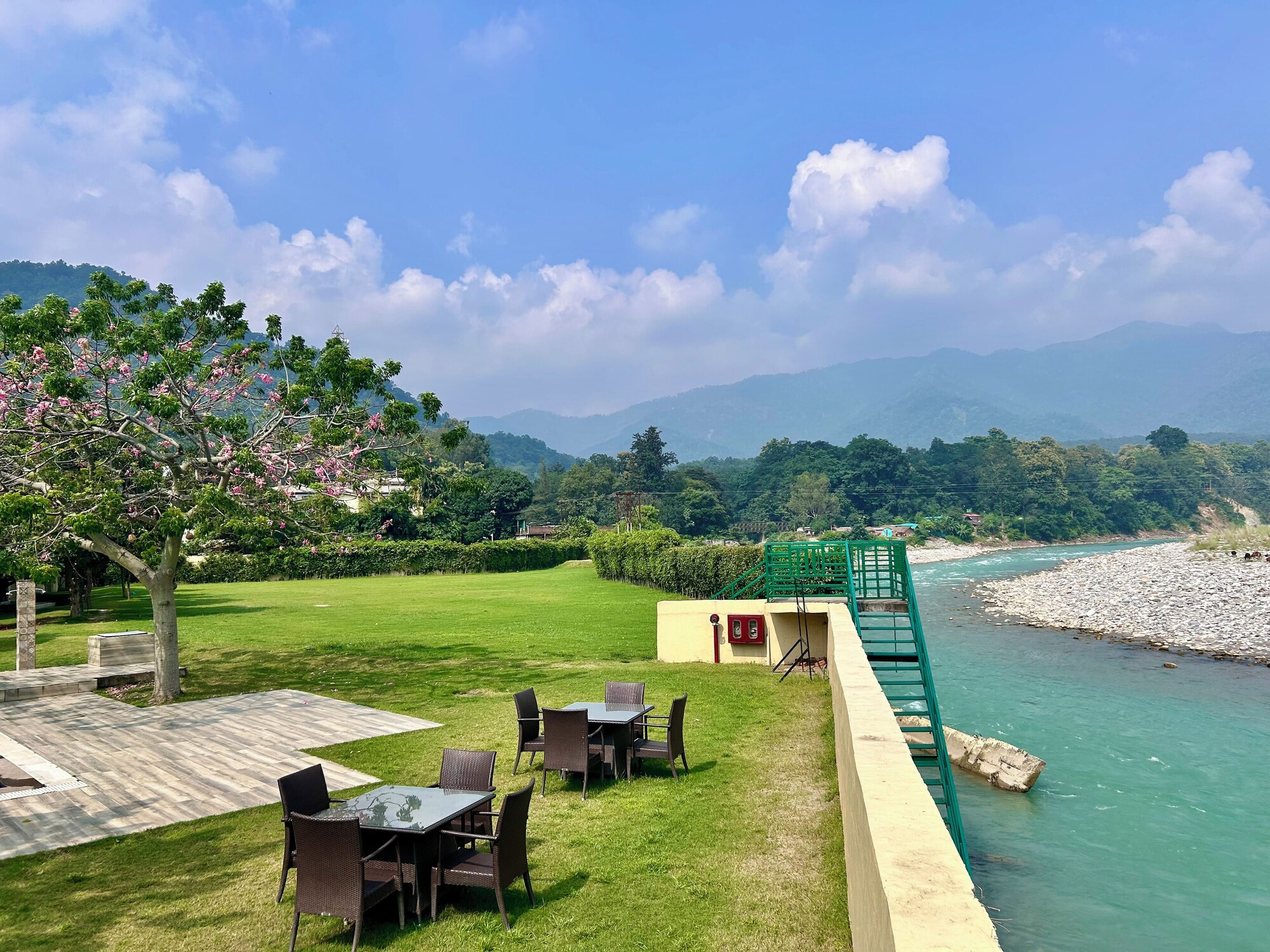 Lemon Tree Premier, Corbett Over view