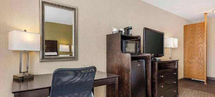 沃特敦德拉姆堡贝斯特韦斯特酒店(Best Western Watertown Fort Drum)图片